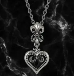 シルバー925 フルール・ド・リス　ハート型ネックレス たくむ着用