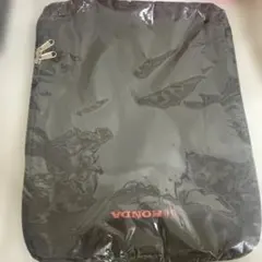 トラベルポーチ