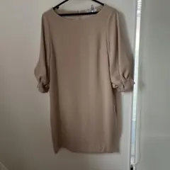 Anatelier ピンクベージュ　ワンピース