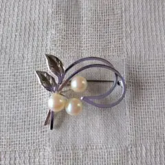 【076】ヴィンテージ　ブローチ　Fパール　シルバーカラー　お花　フラワー