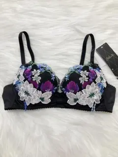 新品　ワコールサルート　BTJ781　81グループ　ブラジャー　C65