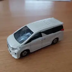 トミカ トヨタ TOYOTA アルファード ALPHARD 白
