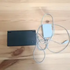 ニンテンドーDSi ブラック 本体とACアダプター付き