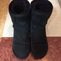 UGGのムートンブーツ ブラック ショート