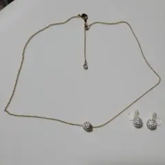 パヴェボール ゴールドネックレスとイヤリングセット