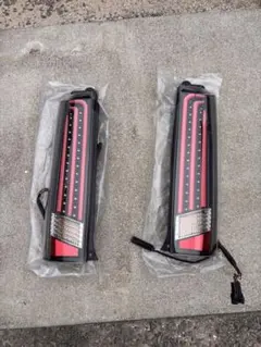 ノア 90系 左右テールランプ MZRA90W/ZWR90W/ZWR95W - メルカリ