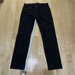 UNIQLOブラック デニムパンツ　32インチのサムネイル