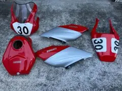 ドゥカティ　SS900　カウル・タンクセット　SS800.SS1000のサムネイル
