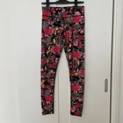 ズンバ　花柄カモフラージュレギンス