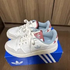 adidas スニーカー GX4464 ホワイト 23.0cmのサムネイル