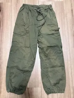 オリーブグリーン カーゴパンツ