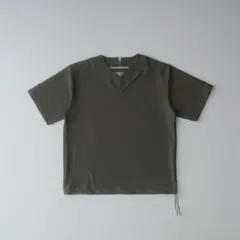 【極美品】CURLY カーリー サッカーVネックTシャツ MOCHA サイズ3のサムネイル