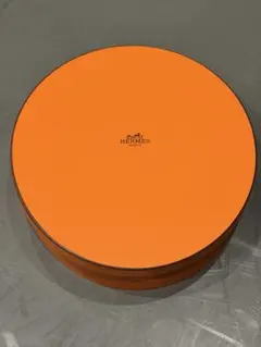 HERMES オレンジ円形ギフト箱 33.5×29×6cm