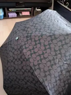 COACH シグネチャー 晴雨兼用 折りたたみ傘　ショッパー布　紙　袋　付きのサムネイル
