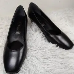 美品✨ダイアナ　レザー　パンプス　黒　22.5cmのサムネイル