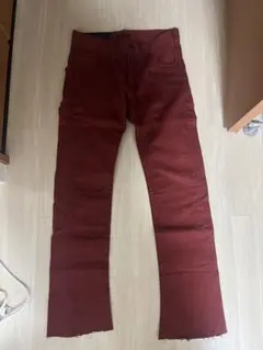 スリム　フィット　ジーンズ