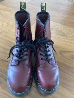最終値下げ】Dr.Martens 10ホールブーツ チェリーレッド UK6 - メルカリ