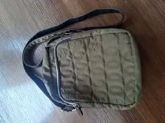 ショルダーバッグ　かばん　鞄　バッグ　カーキ　レディース