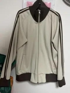 トラックジャケット