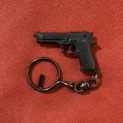 ベレッタ　拳銃　キーチェーン（キーホルダー）