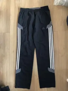 adidas ジャージパンツ 黒 3本ライン　夏用