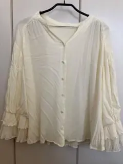 アイボリー フリル袖ブラウス　mystywomanのサムネイル