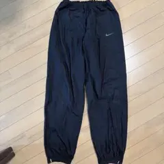 NIKE ブラック ナイロンパンツ