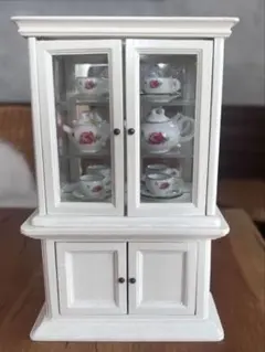 ミニチュアキャビネット ローズ柄ティーセット