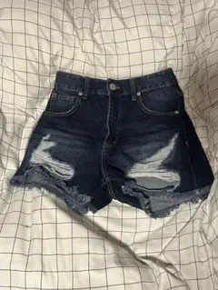 ダメージ加工ダークデニムショートパンツ
