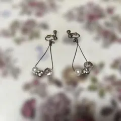 シルバーカラー ドロップモチーフ イヤリング