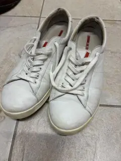 PRADA ホワイトスニーカー