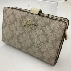 kate spade ベージュ系　ロゴ　二つ折り　ミディアム財布　K108