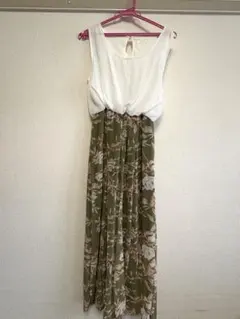 FUN 花柄 リゾートロングワンピースのサムネイル
