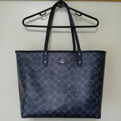 COACH シグネチャー トートバッグ ブラックのサムネイル