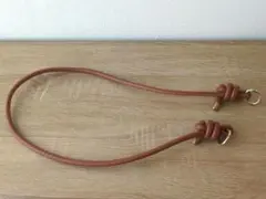 ショルダー バッグのストラップ　 ブラウン
