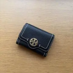 トリーバーチ ブラックレザー 二つ折り財布