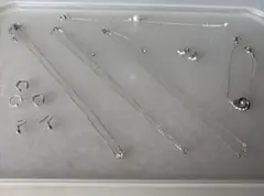 シルバー系きらきらアクセサリーセット　ネックレス、イヤカフ、ピアス