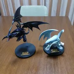 遊戯王　ブルーアイズ&レッドアイズ　フィギュア