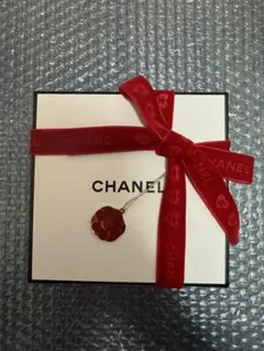 CHANEL ギフトボックス 赤