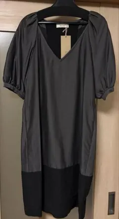 【d’un a’ dix 】ダークグレーと黒パフスリーブ膝丈ワンピース日本製