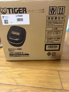 TIGER 圧力IHジャー炊飯器 JPD-G06N K 本体のサムネイル