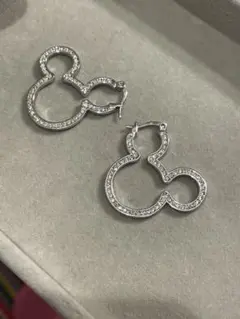 ミッキーマウス型クリスタルピアス