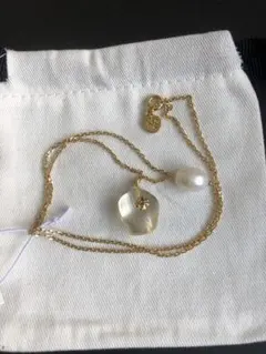 新品在庫1点トリーバーチクリスタルと真珠のネックレス