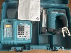 ほぼ未使用】 マキタ ST112D 充電式 タッカ コードレス 純正 バッテリ 
