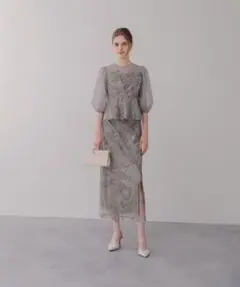 【LEJA】シアーパフスリーブペプラムスパンコール花柄IラインドレスワンピースМ