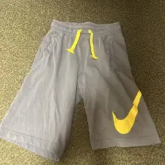 NIKE グレー 半ズボン Lサイズ
