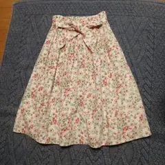 マジェスティックレゴン 花柄 ひざ丈 スカート リボンベルト付き M　綿100％のサムネイル