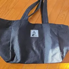 ナイロン トートバッグ 黒 ロゴ付き