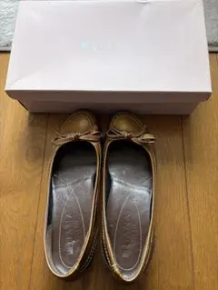 DIANA ブラウン フラットシューズ