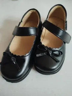 黒いフォーマルシューズ スカラップリボン付き 15cm